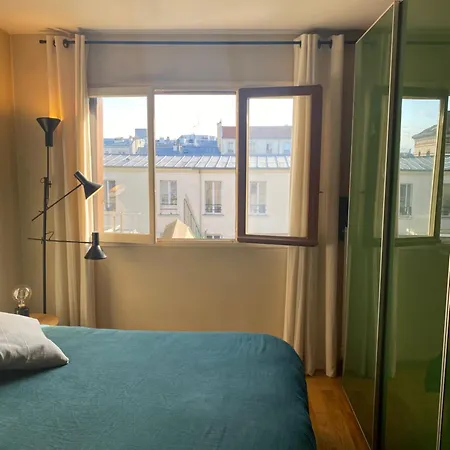 In Montmartre Daire Paris