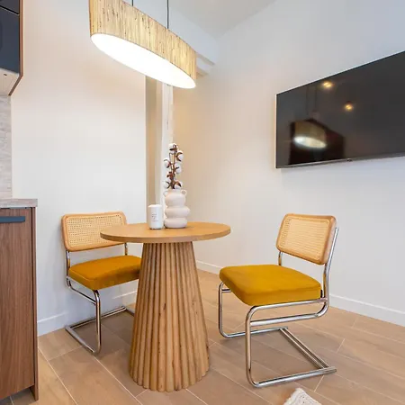 Apartment In Montmartre *