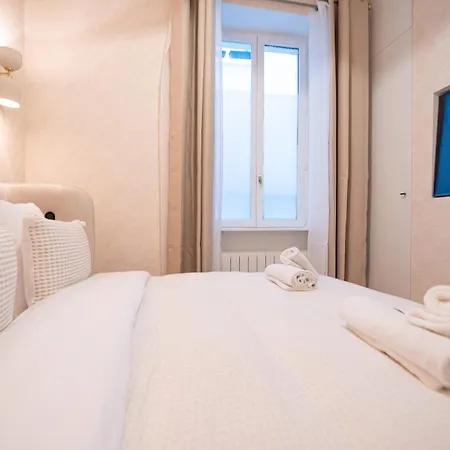 Apartment In Montmartre